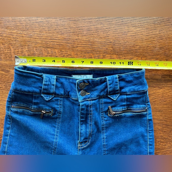 Women's Blue Flared Jeans - Picture 4 of 6